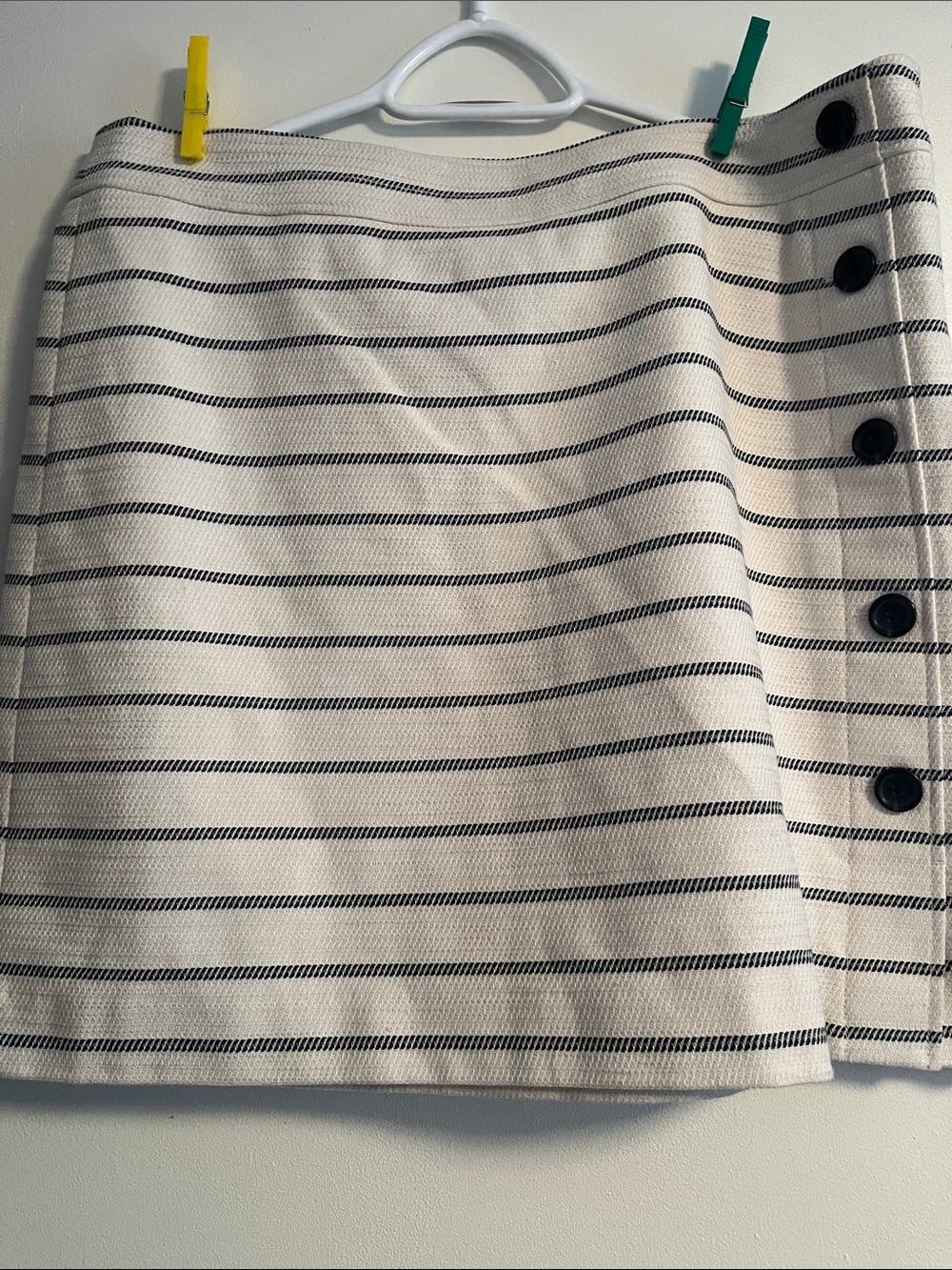 Skirt w/ horizontal stripes